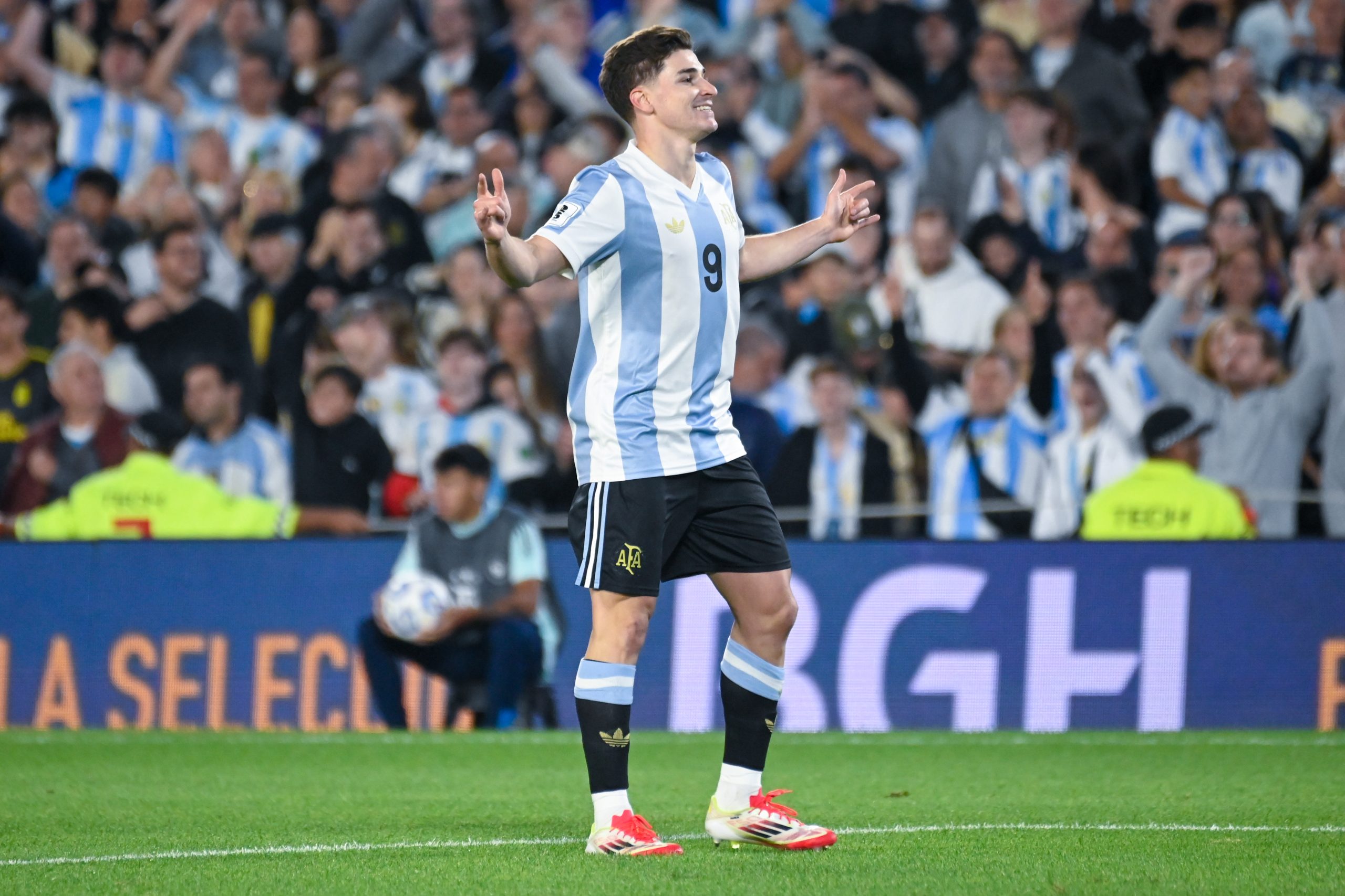 Julián Álvarez’s Hilarious Response on Messi Missing in 4-1 Win Over Brazil